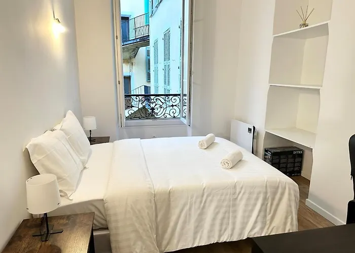 Location , Port Of Nice, Charming Flat #2 *