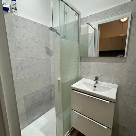 Location , Port Of Nice, Charming Flat #2 *